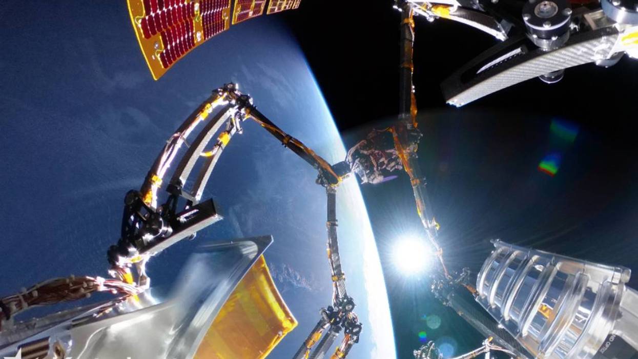 Private spacecraft falls back to Earth after failing to rescue aging NASA telescope