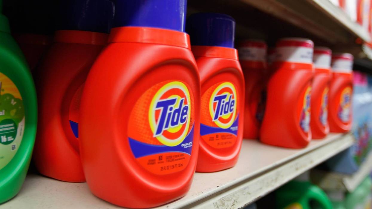 Tide laundry detergent