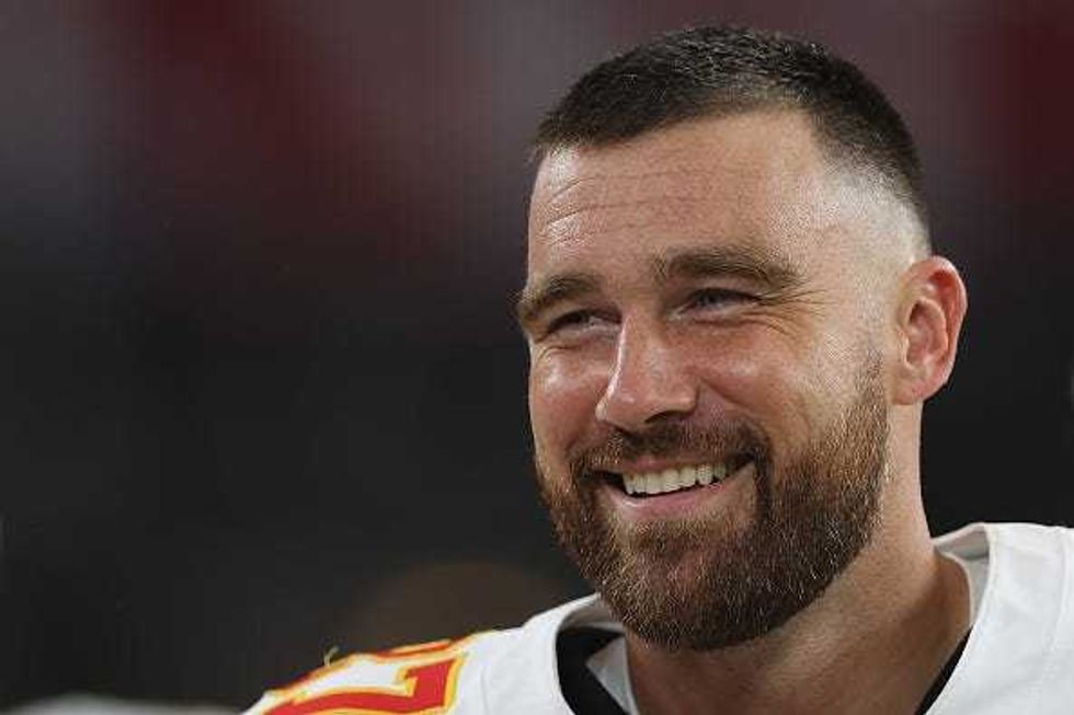Tight end Travis Kelce #87 of the Kansas City Chiefs reacts on the sidelines during the NFL Preseason 2025 game against the Arizona Cardinals at State Farm Stadium on August 09, 2025 in Glendale, Arizona. (Photo by Christian Petersen/Getty Images)