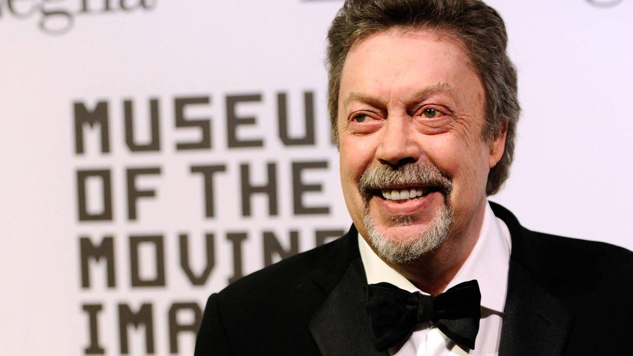 TIM CURRY-DECESO 84