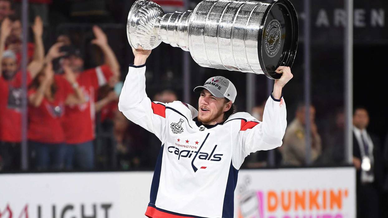 tj_oshie_caps