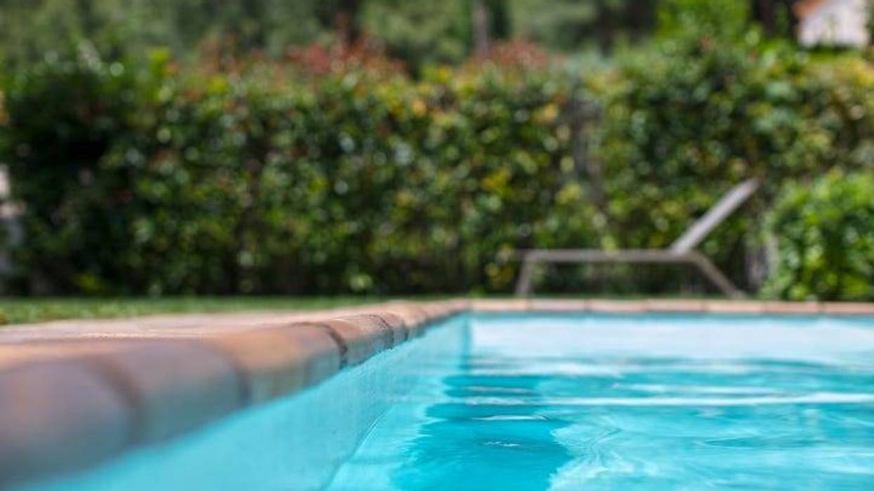Toddler drowns in backyard pool in north Fort Worth