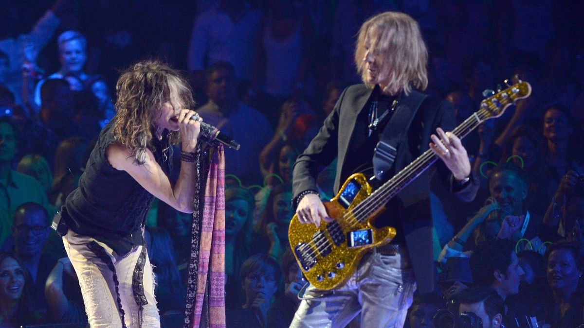Tom Hamilton, Steven Tyler