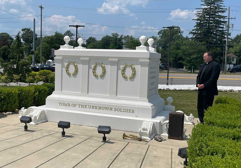 Tomb of the Unknown Soldier monument