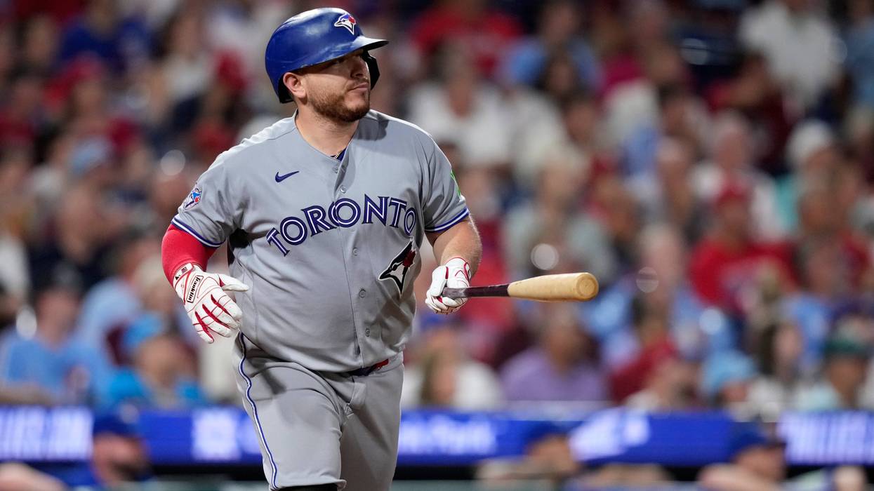 Tyler Rogers escapes 2 bases-loaded jams in the 9th to seal the Blue Jays' 5-4 win over the Phillies