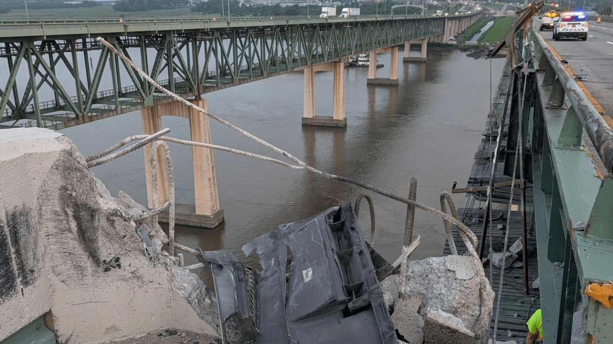 Tractor falls off Delaware Memorial Bridge into river