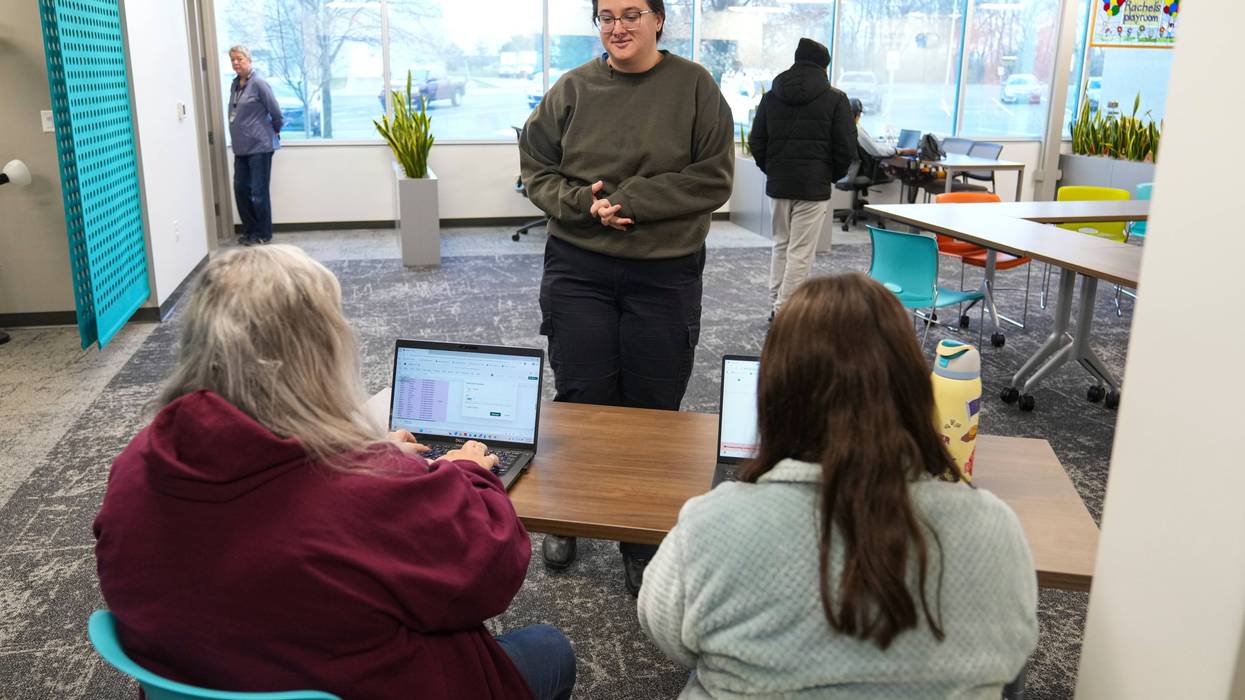 Travel Delays TSA Officers
