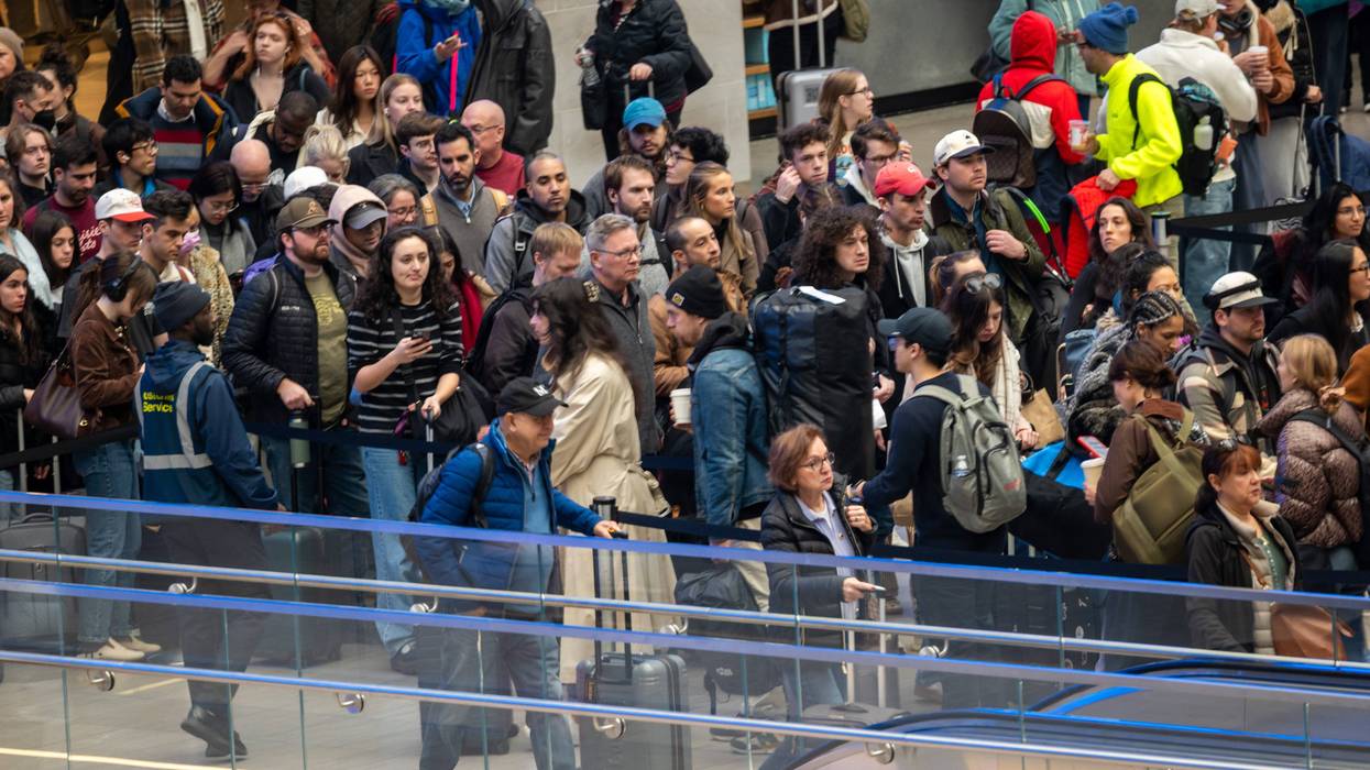 Travelers head home after Thanksgiving