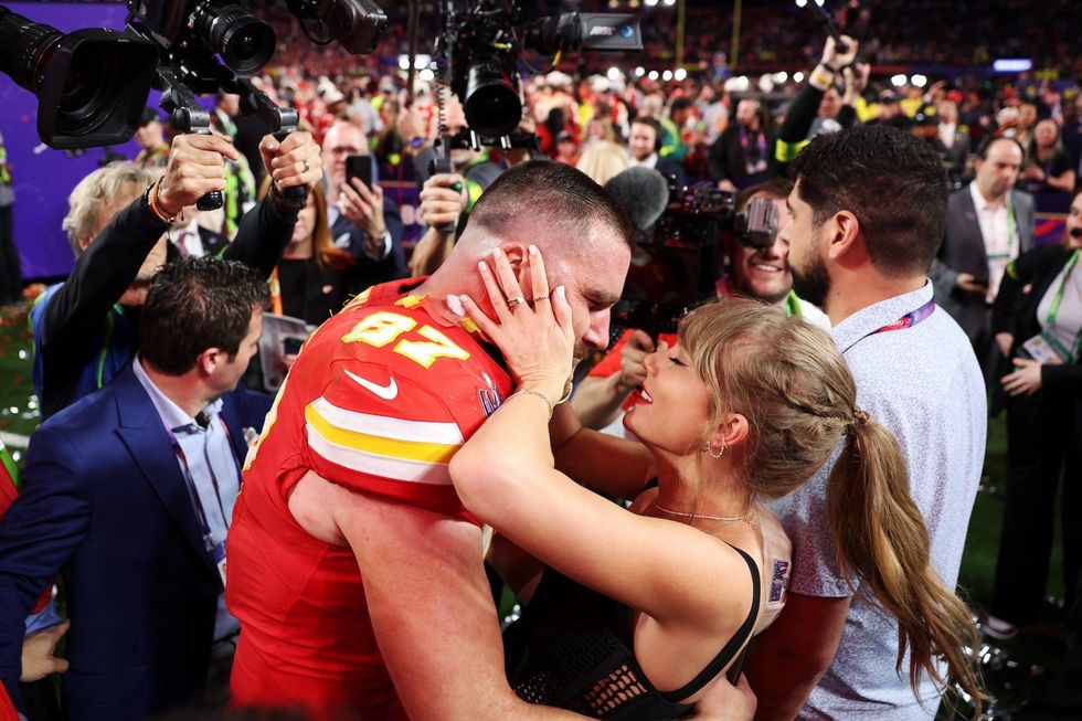 Travis Kelce, Taylor Swift