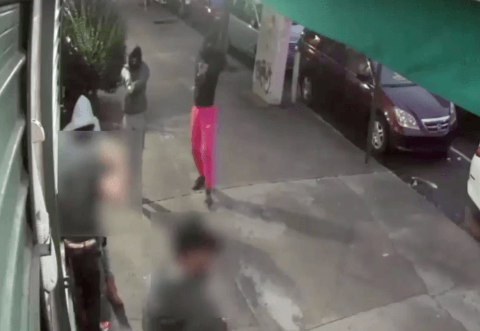 Trio of armed robbers fatally shoot man, 32, injure another, 46, on Bronx street