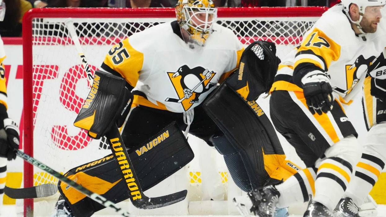 Tristan Jarry in net