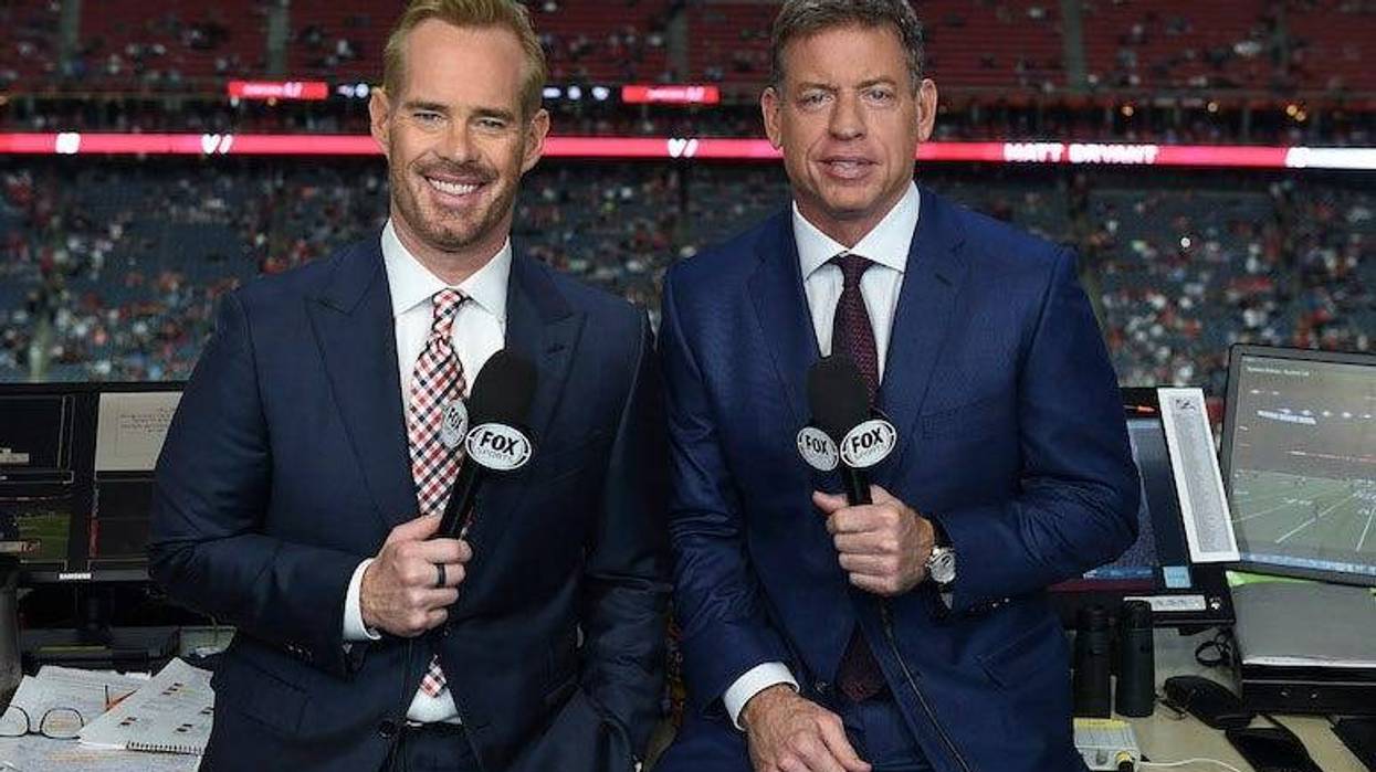 Troy Aikman, Joe Buck, Commentary Booth, Fox Sports, Microphones, Football