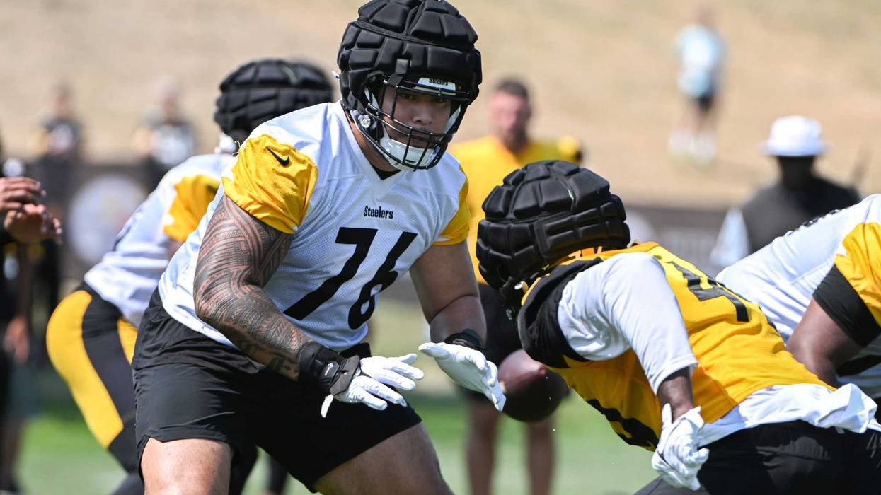 Troy Fautanu at practice