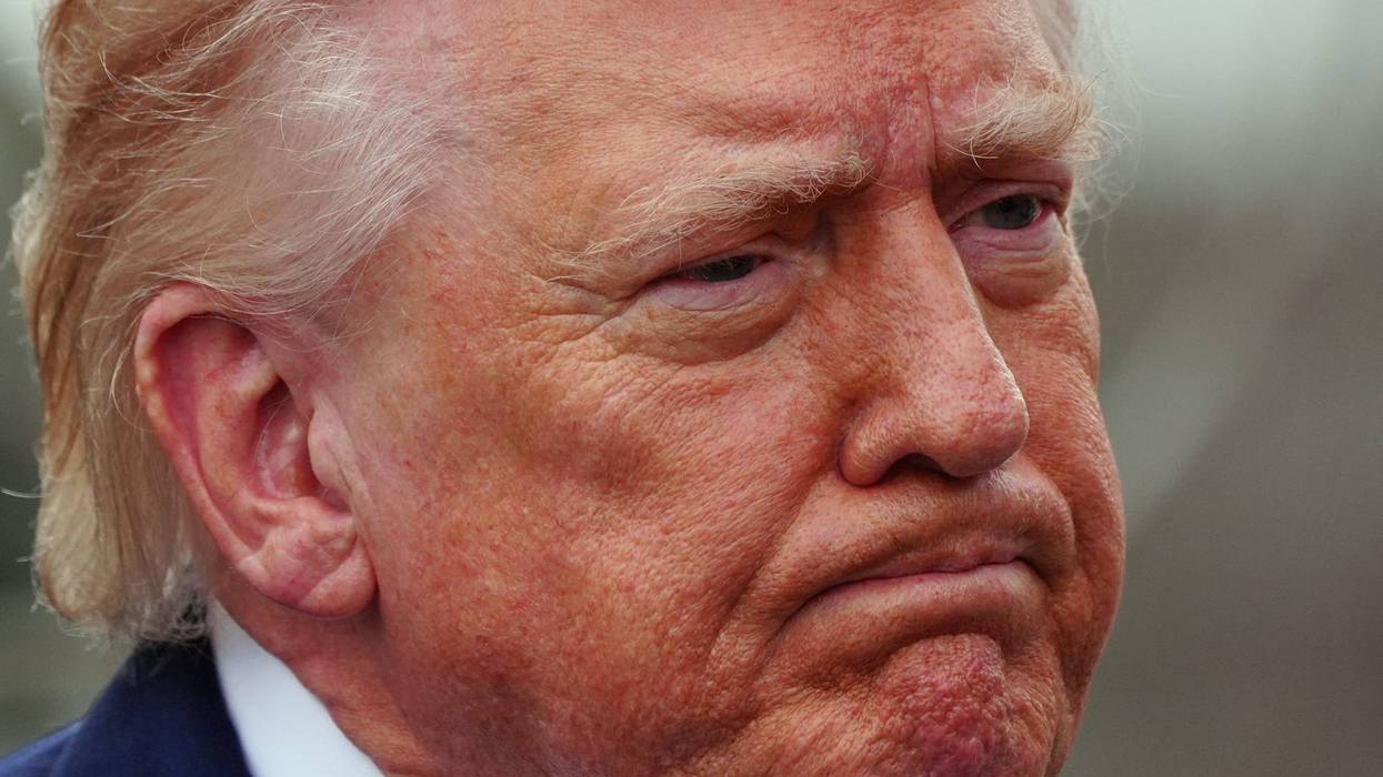 TRUMP-CONTRADICCIONES