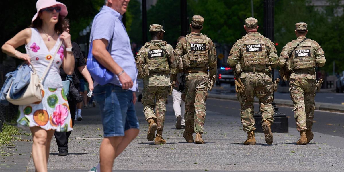 Karena penempatan mereka tidak akan berakhir, pasukan Garda Nasional berkeliaran di Washington