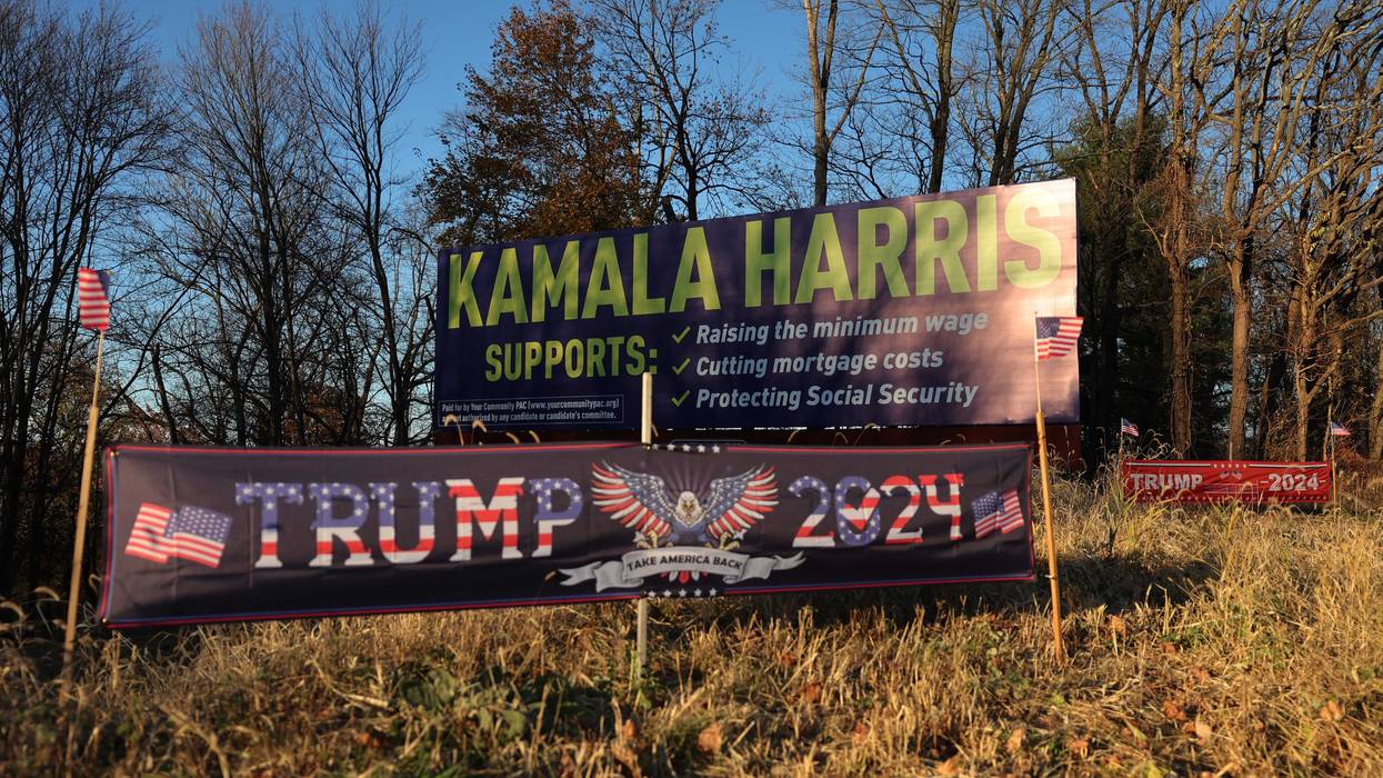 Trump/Harris signs