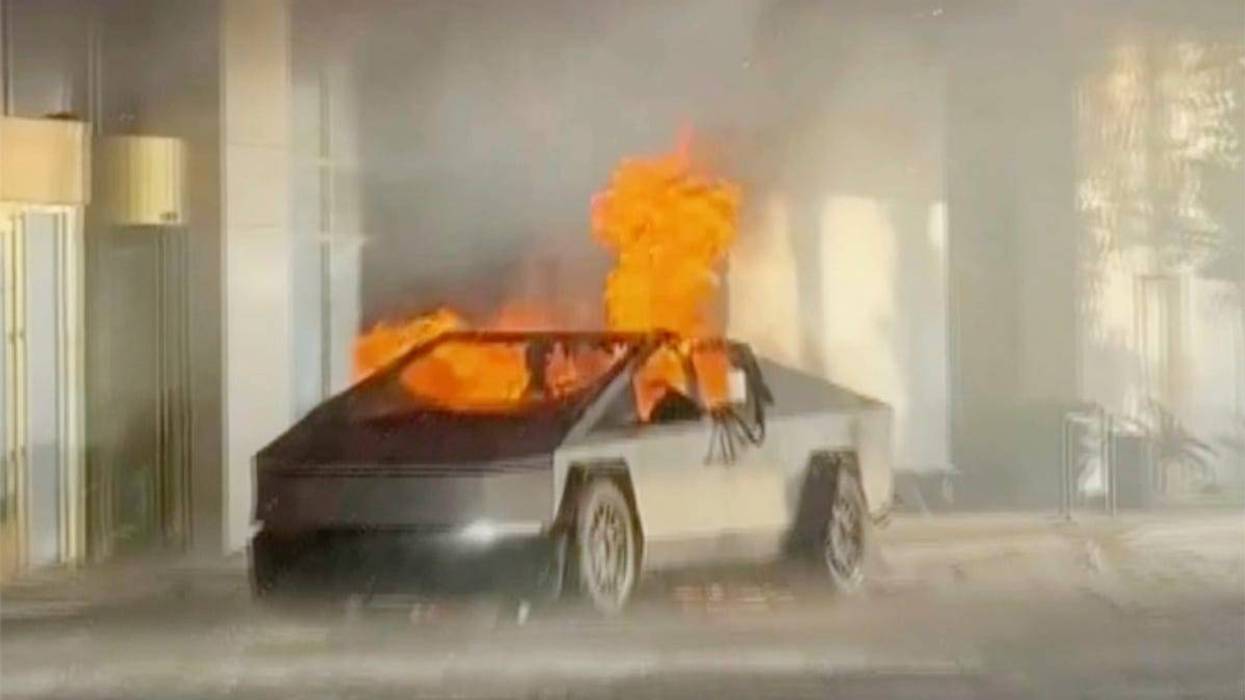 Trump-Hotel-Fire-Las-Vegas