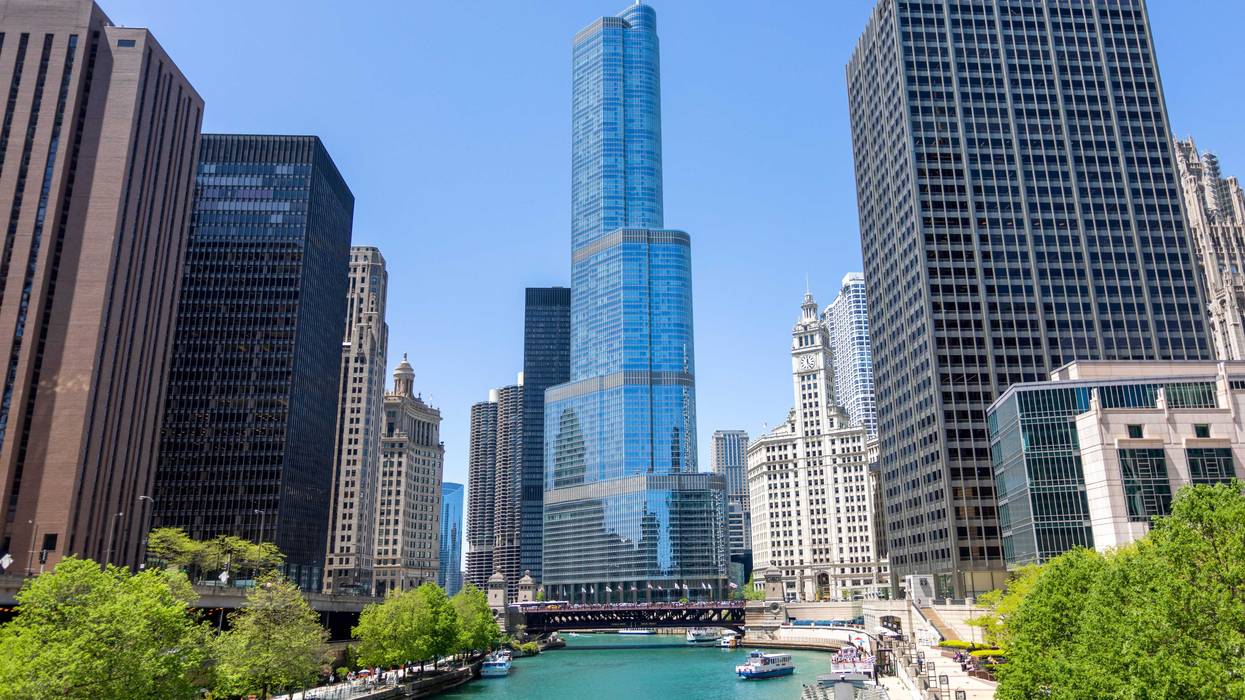 Trump Tower along the Chicago River