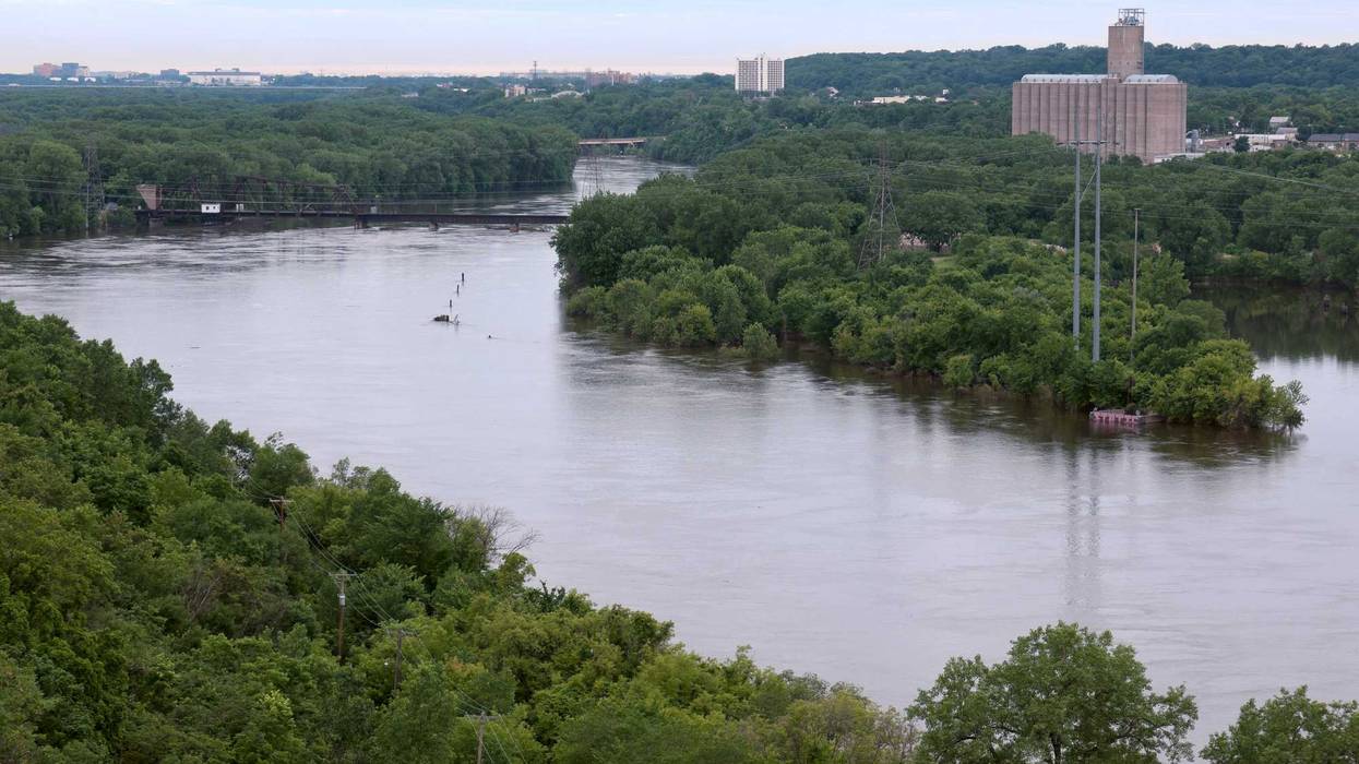Tunnel explorer killed after being washed into Mississippi River