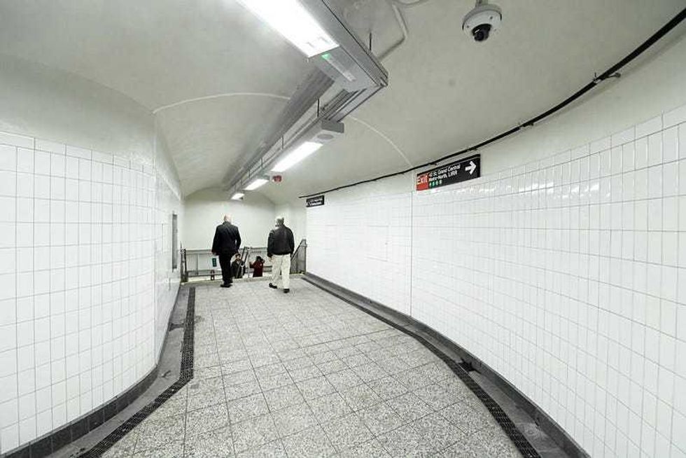 tunnNewly-constructed tunnel to the 7 train line in Grand Central Terminal.el