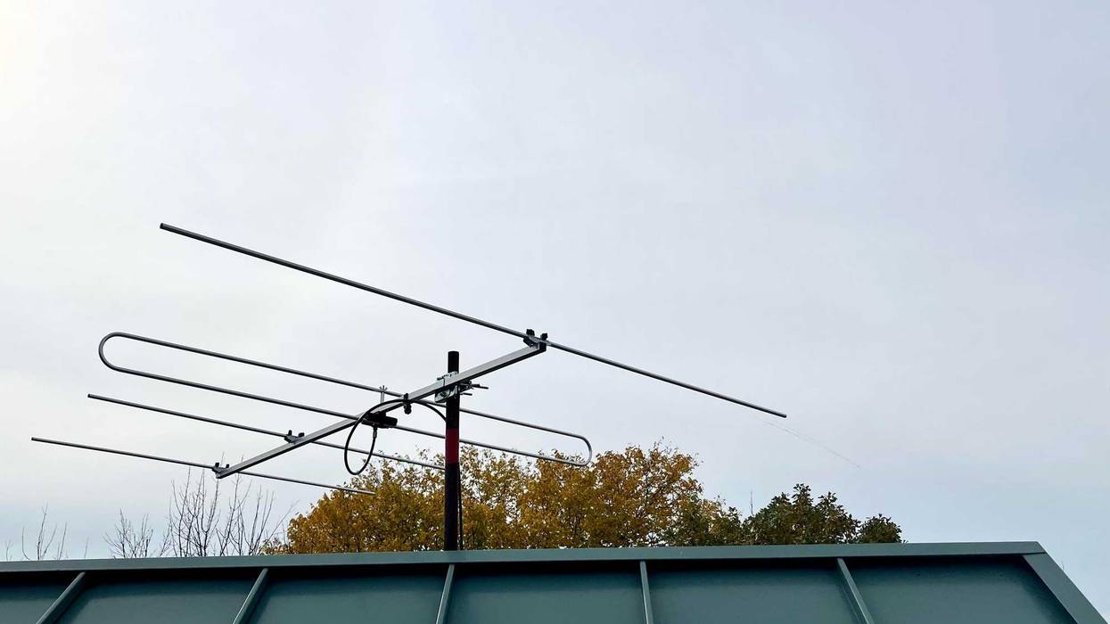 TV antenna for over the air broadcast channels