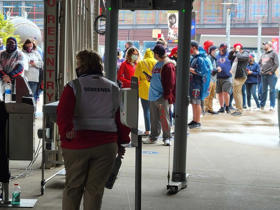 Twins fans lined up