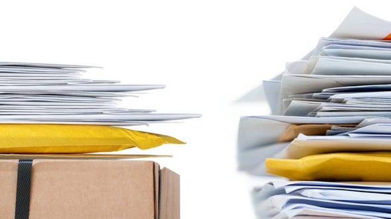 Two Texans charged with possession of stolen mail, over 8,000 pieces worth $4M