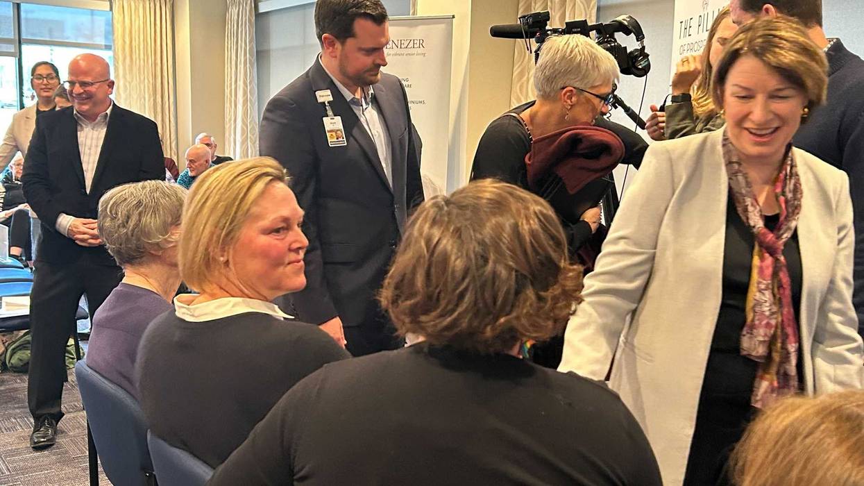 U.S. Senator Amy Klobuchar is shining a spotlight on Minnesota’s commitment to at-home caregivers of dementia patients Wednesday.