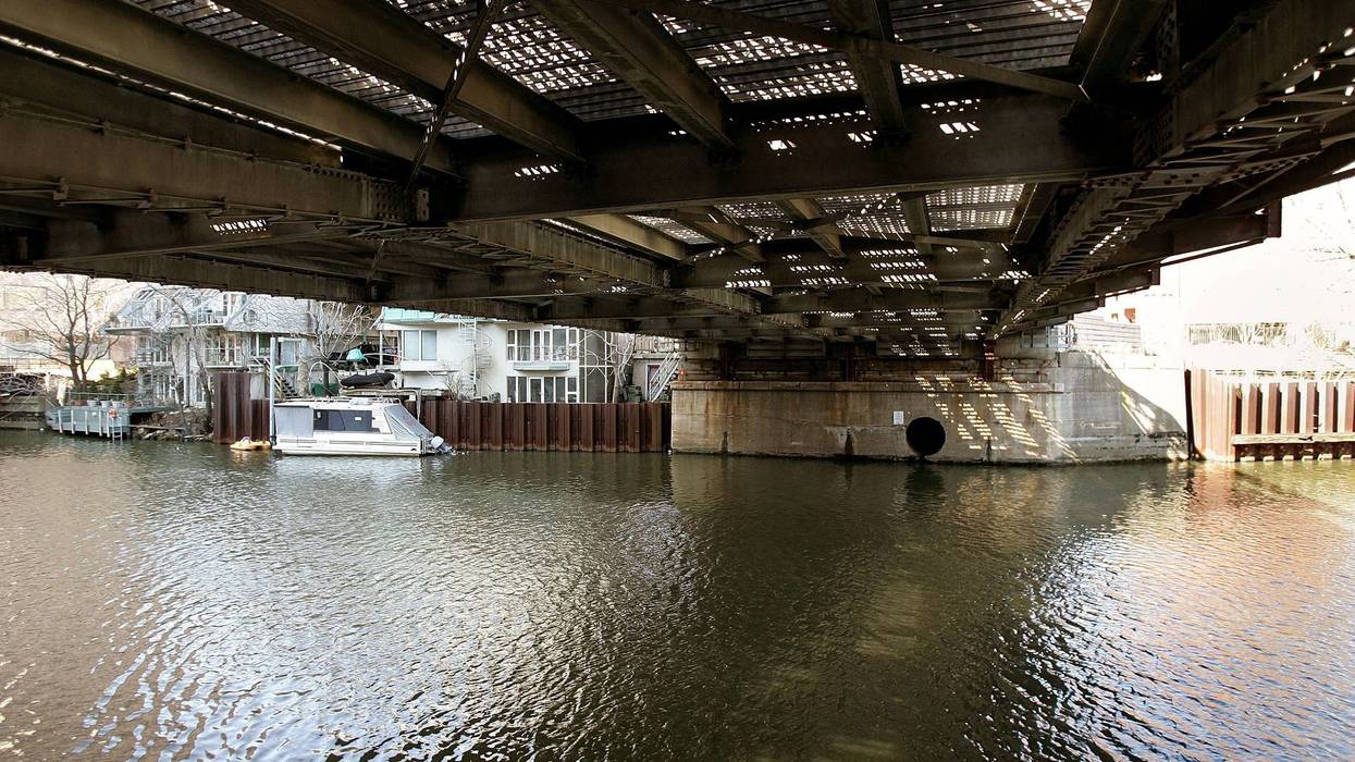 underside of the Kinzie Street Bridge