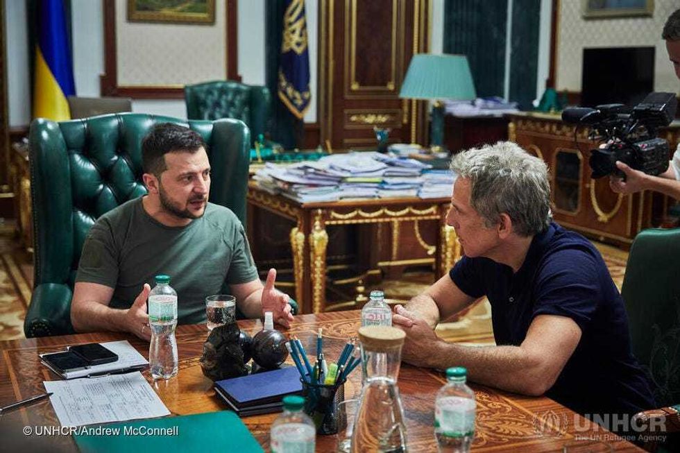 UNHCR Goodwill Ambassador Ben Stiller meets with President Zelenskyy.