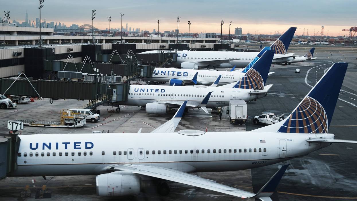 United Airlines grounds 25 planes after missed inspections