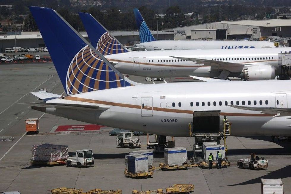 United Airlines faces passenger lawsuit after Boeing 777 engine catches on fire