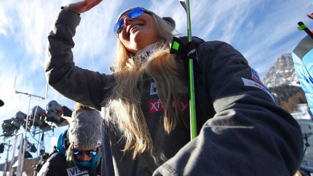 United States' Lindsey Vonn waves as she stands in the finish area after completing an alpine ski, women's World Cup super-G in Cortina D'Ampezzo, Italy, Sunday, Jan. 20, 2019