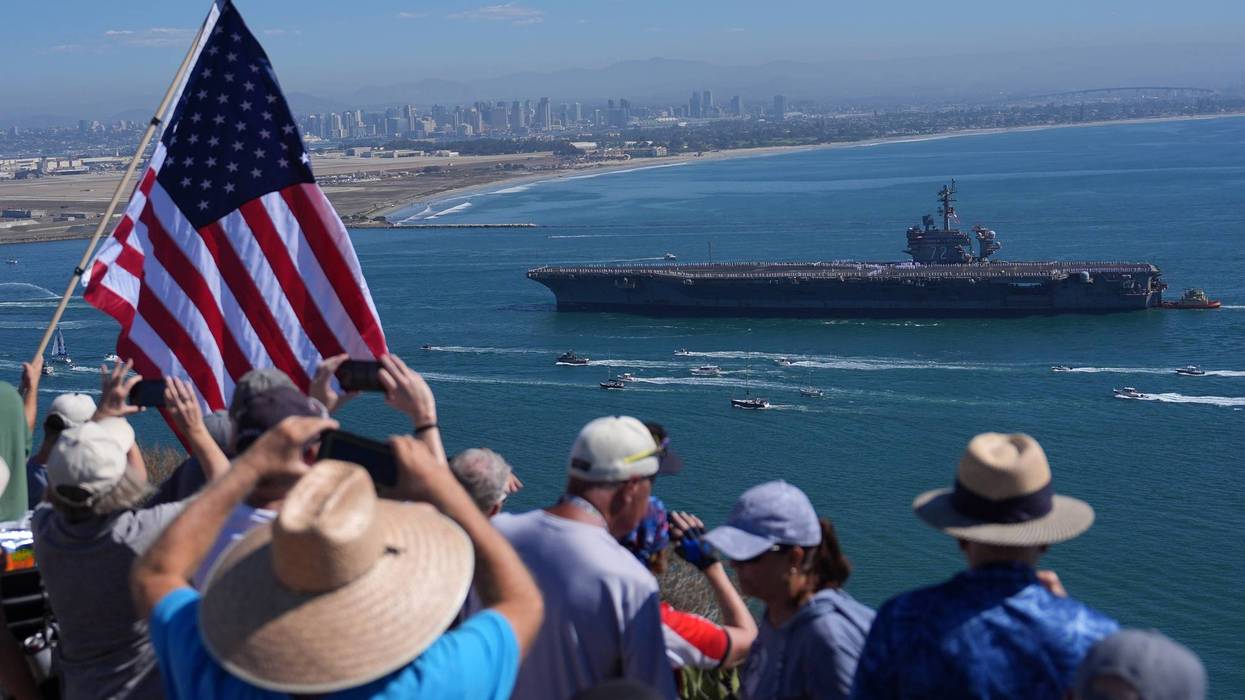 USS Lincoln Returns Home 2