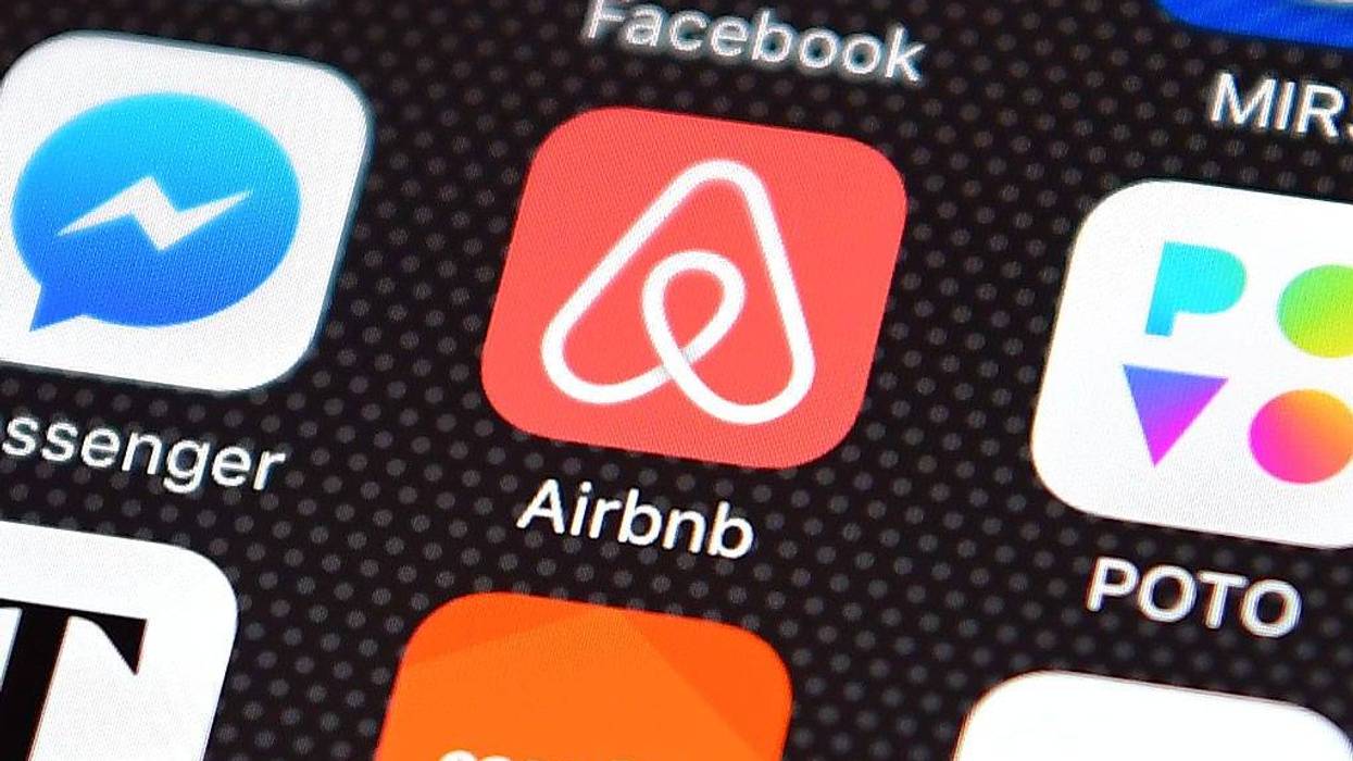 Vacation rental giant Airbnb has announced that the company will be offering free housing to 100,000 refugees fleeing Ukraine.