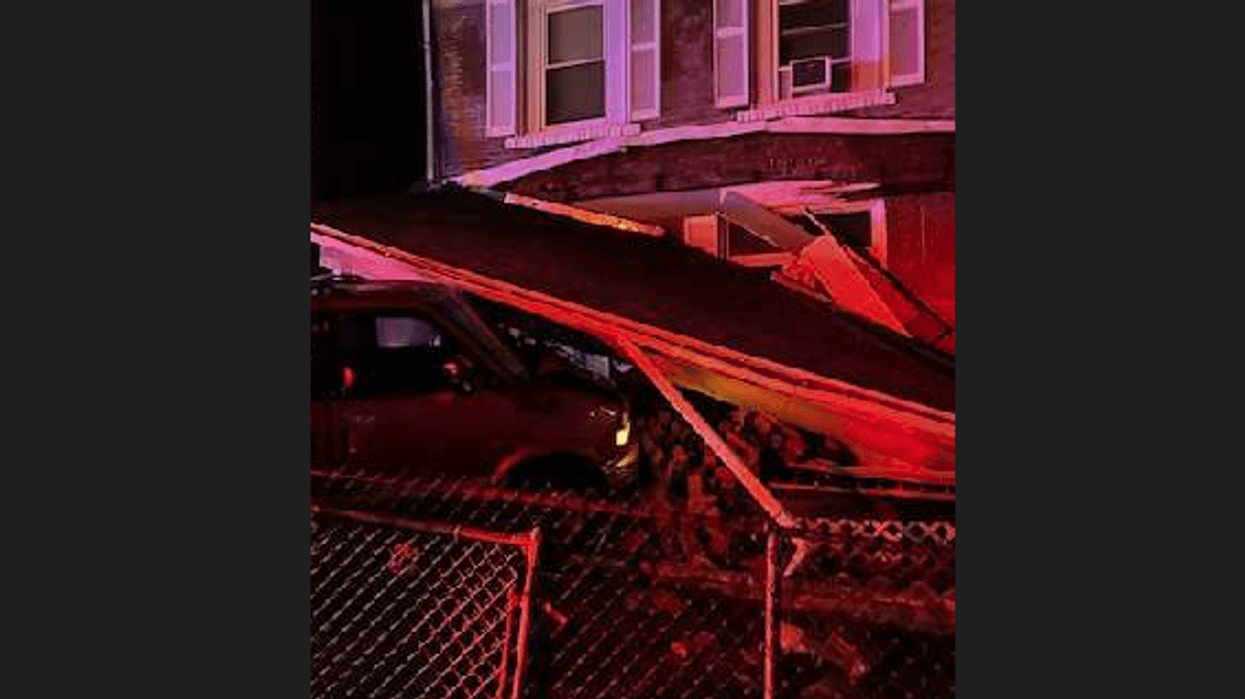 Vehicle crashes into house in Knoxville