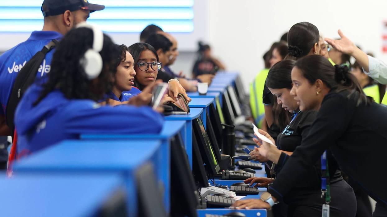Venezuela Airport Reopens