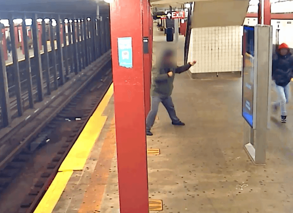 Video shows the victim putting up his fists in self-defense before he