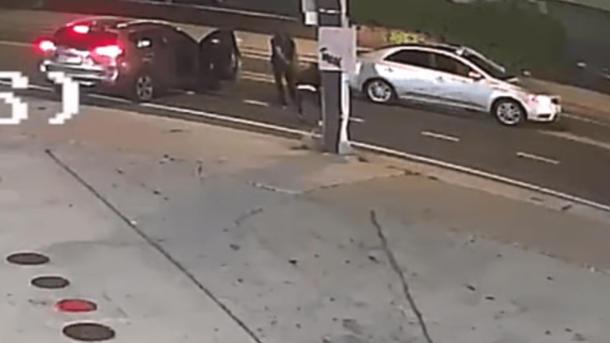 Video: Suspects rob driver at gunpoint after crashing into his car