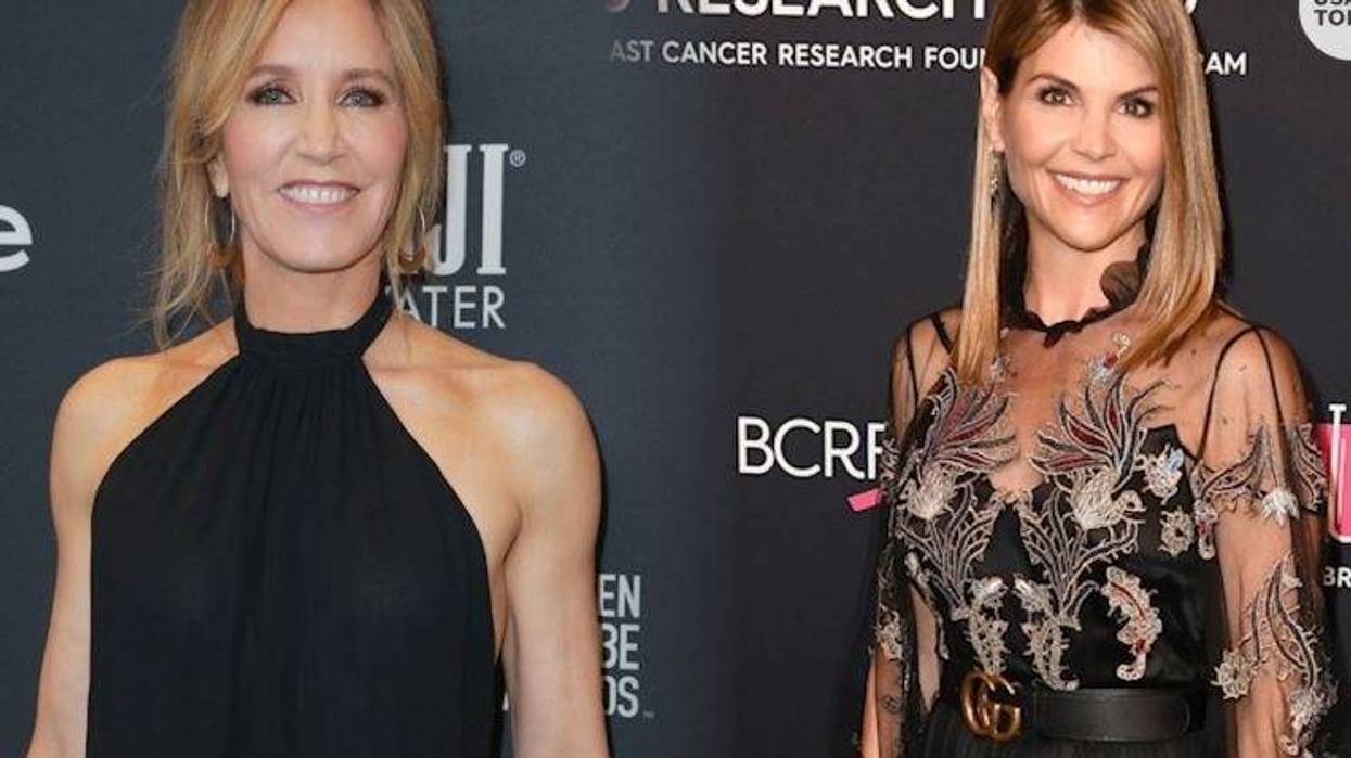 VIDEO THUMB - Lori Loughlin, Felicity Huffman charged in college bribe scandal Vpclife Celeb College Bribes Desk Thumb