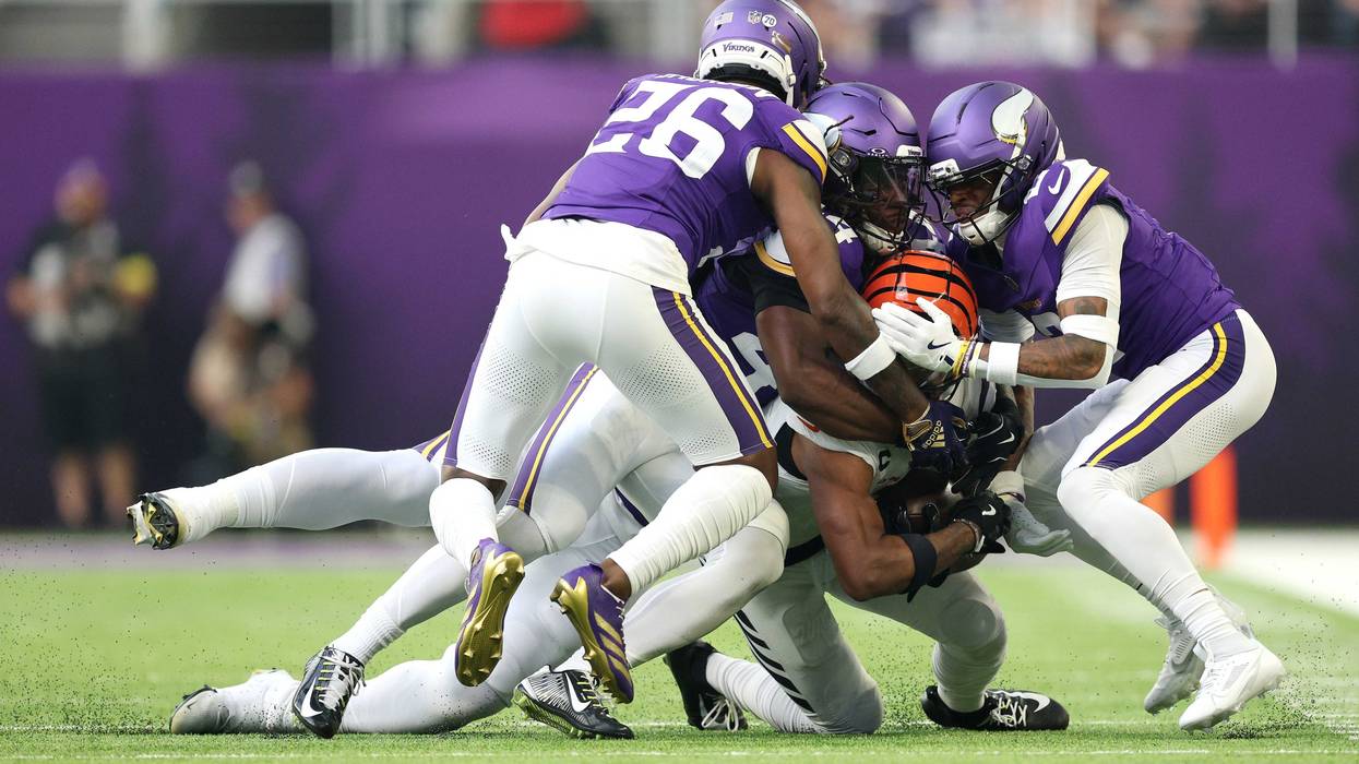 Vikings blow out Bengals