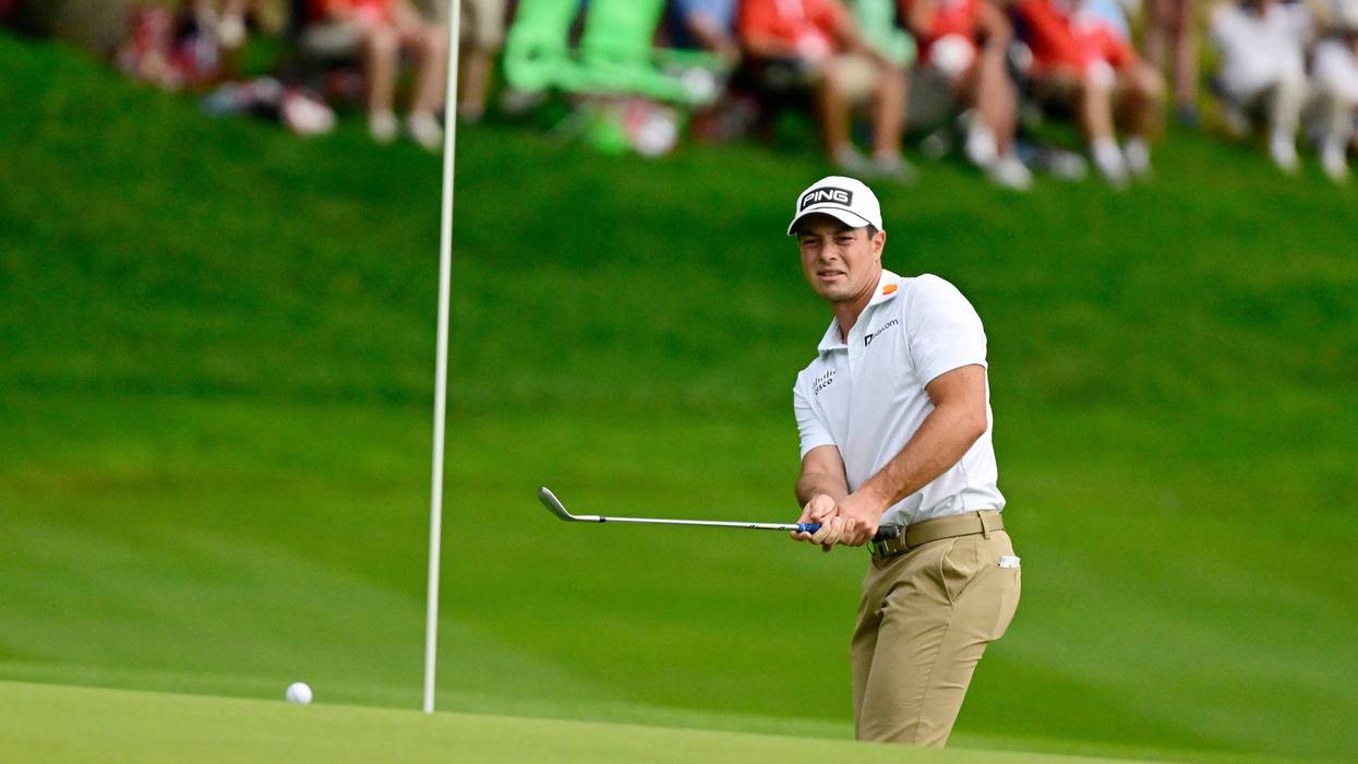 Hovland flips the script on Scheffler and takes the lead at Travelers Championship