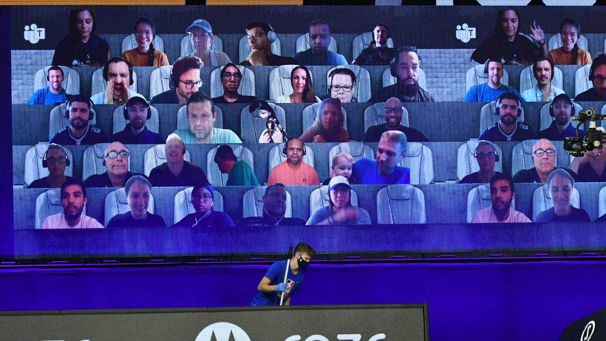 Virtual NBA fans