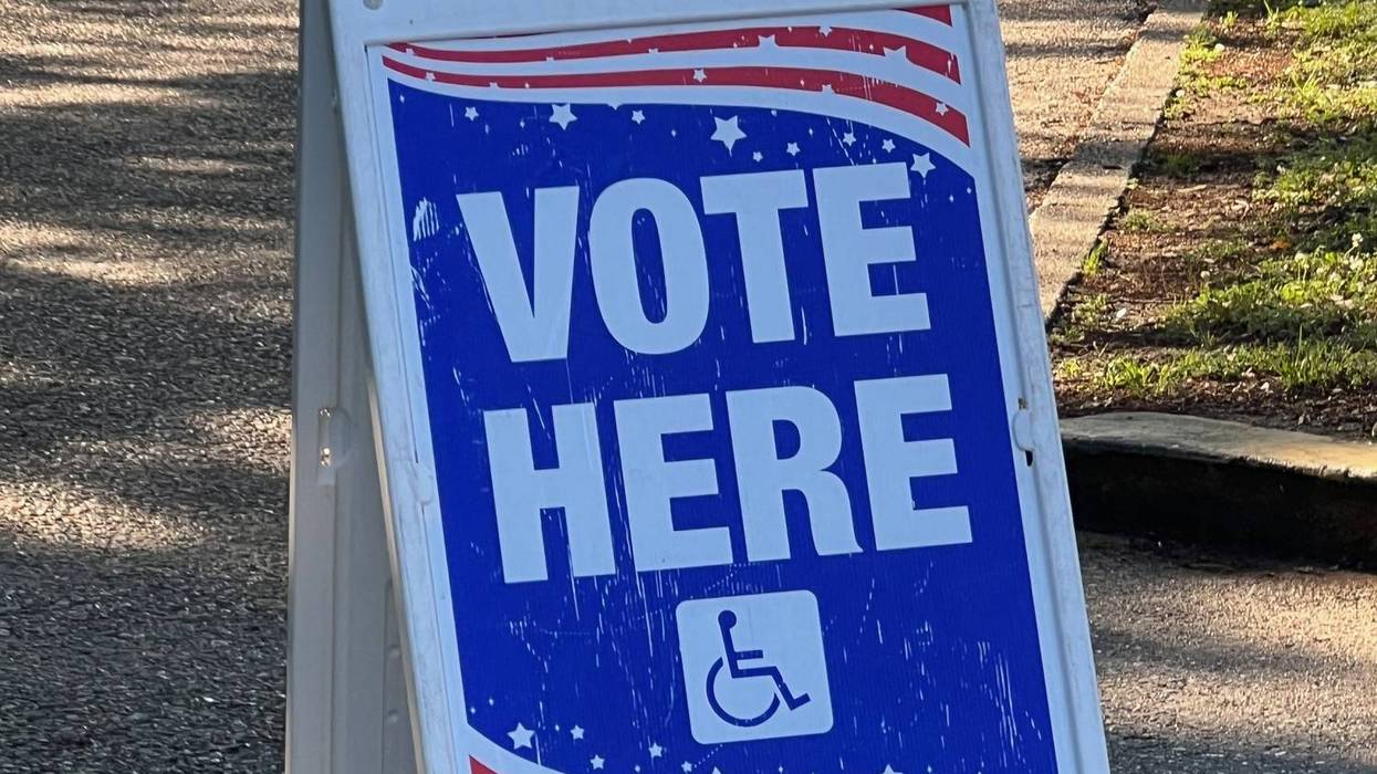 Voting Sign with Accessibility Notice