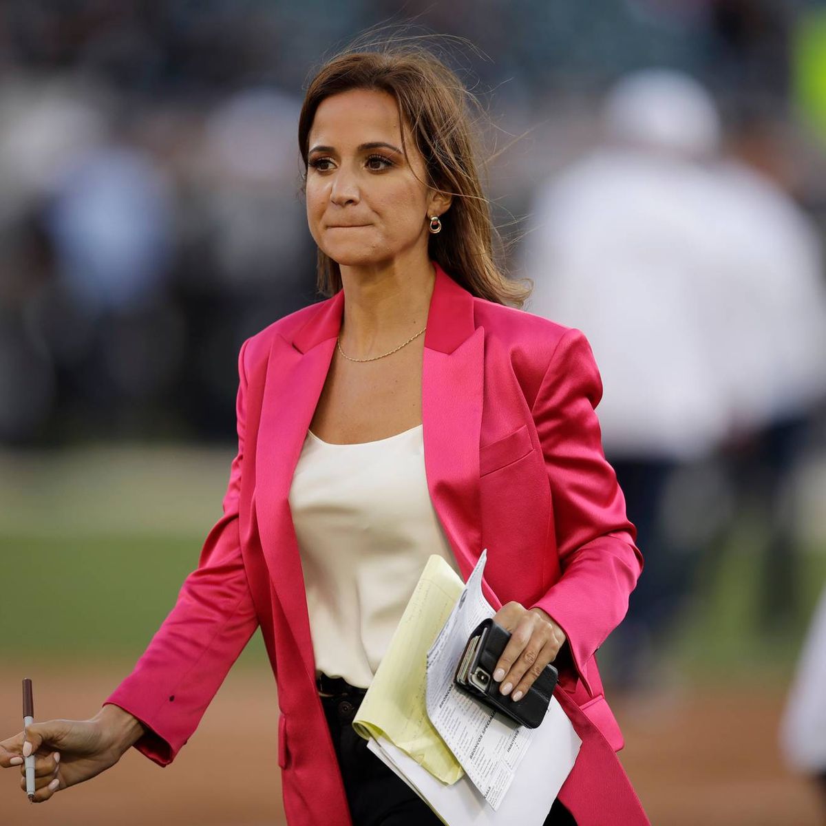 NFL reporter Dianna Russini resigns from The Athletic after photos published of her with Mike Vrabel | WBEN