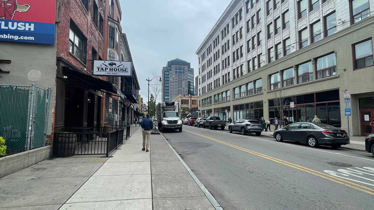 W Chippewa Street
