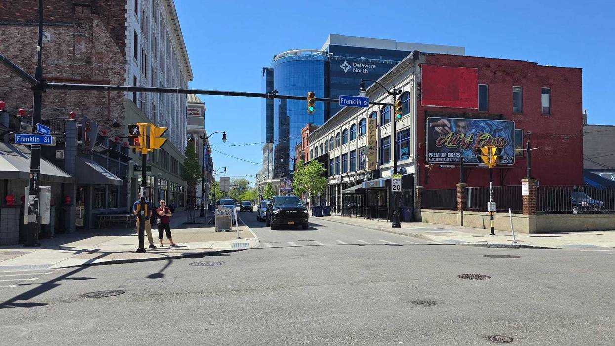 W Chippewa Street