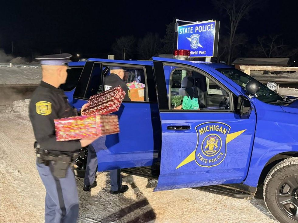 Wakefield Post troopers loading car