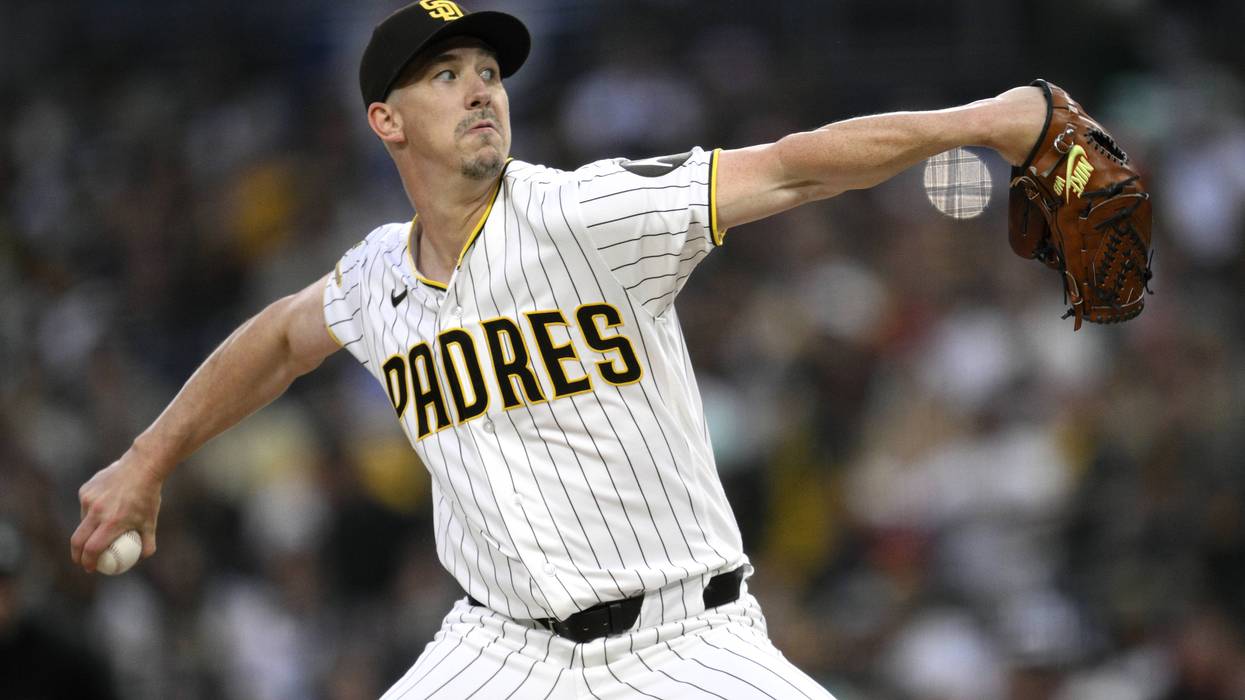 Giants top Padres 3-2