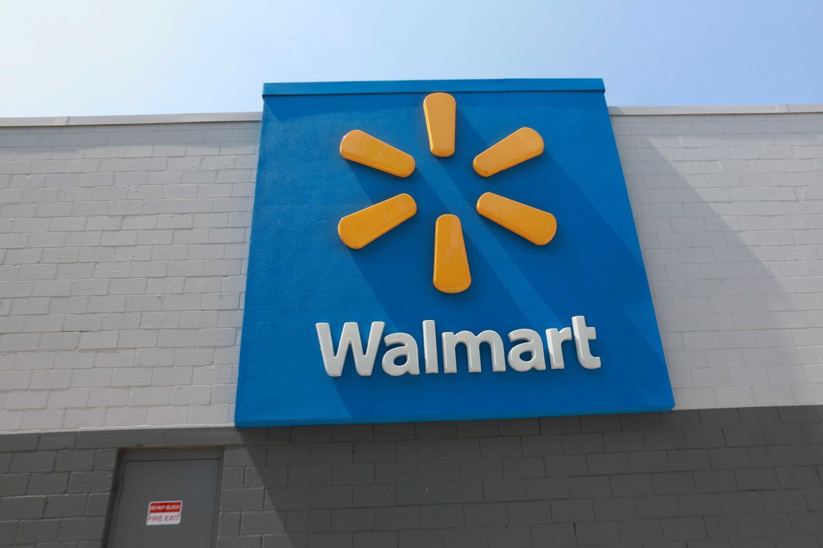Walmart’s employees and their dependents are being offered expanded cancer treatment with doctors at the Mayo Clinic through the retailer’s insurance coverage.